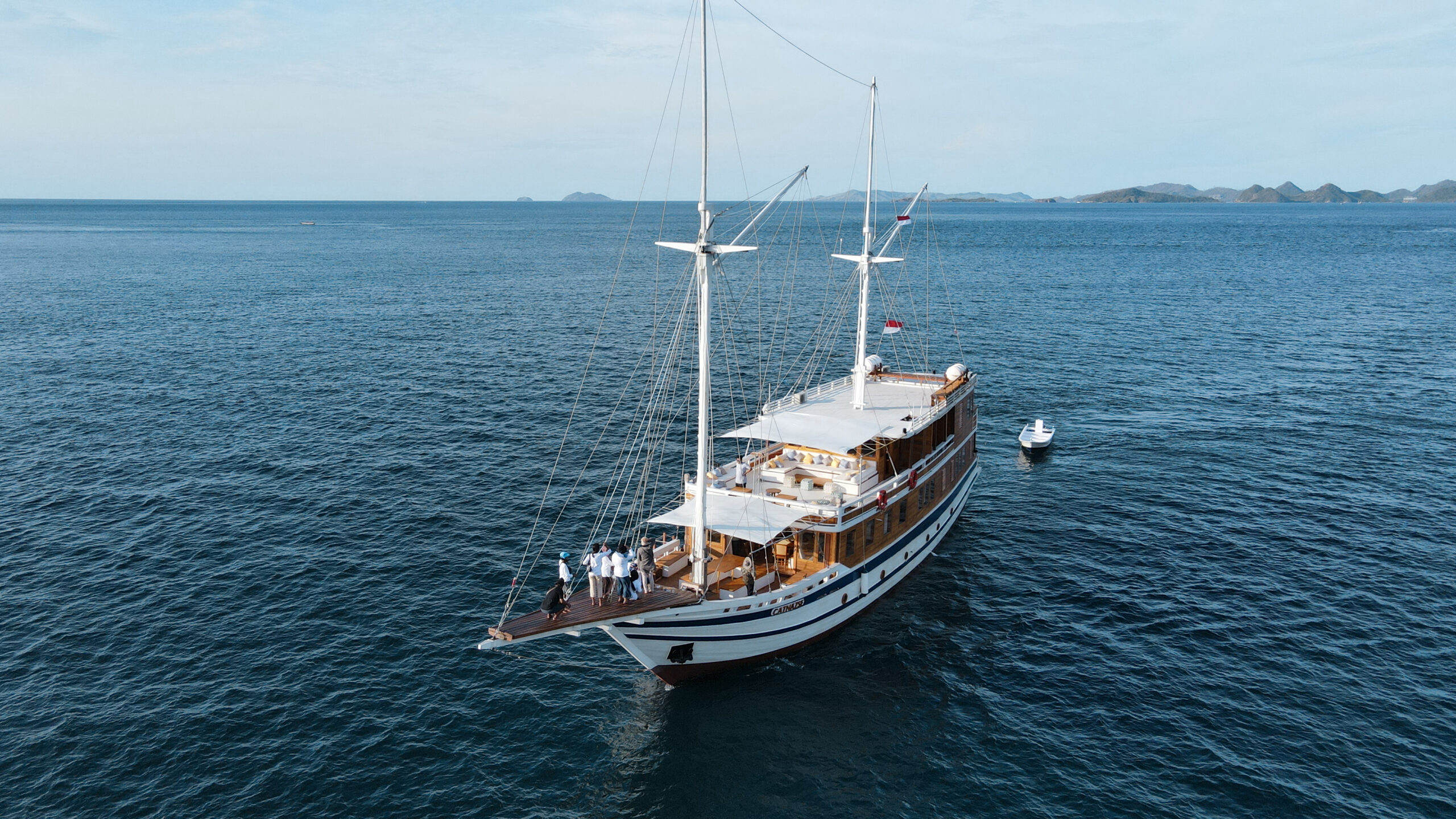 Catnazse Private Liveaboard Komodo