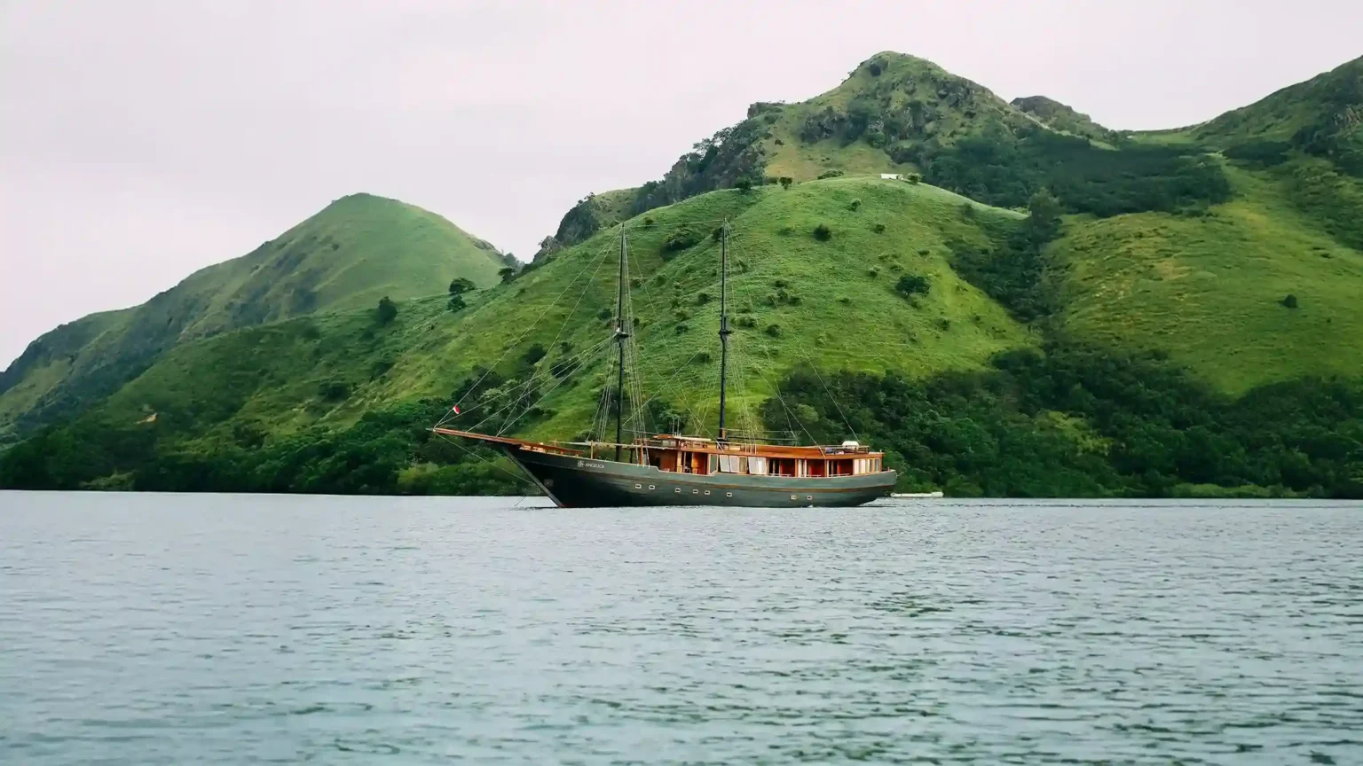 Private Liveaboard in Komodo National Park