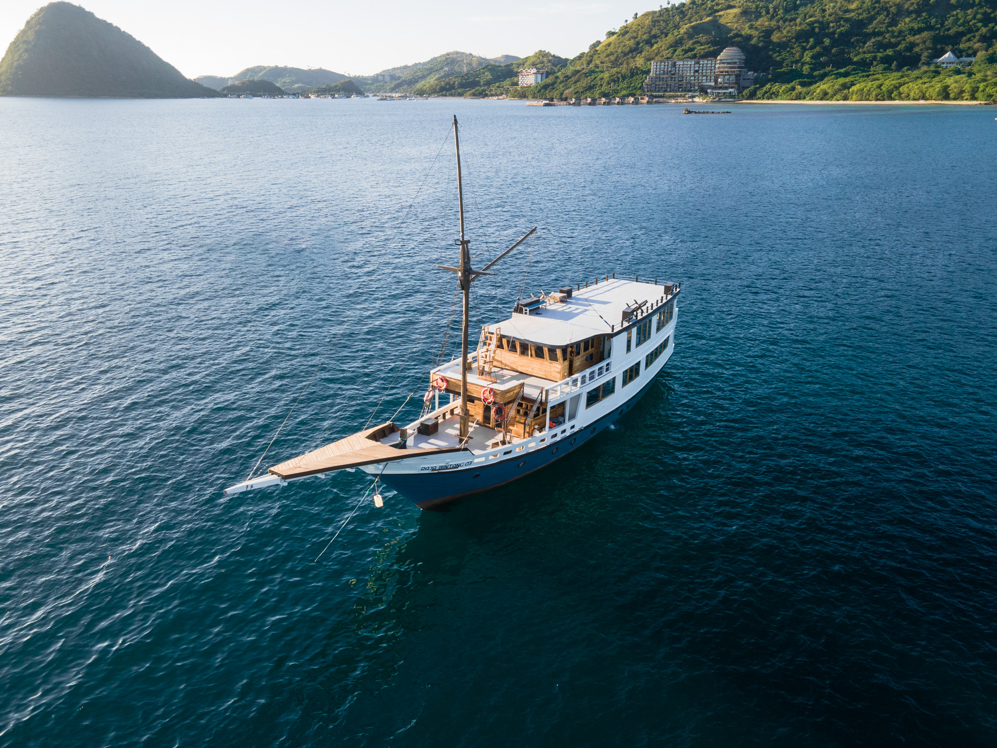 raja bintang 03, raja bintang, bintang, raja, komodoboat tour, raja bintang komodo, raja bintang liveaboard, raja bintang 03 komodo, raja bintang 3, raja bintang 3 liveaboard