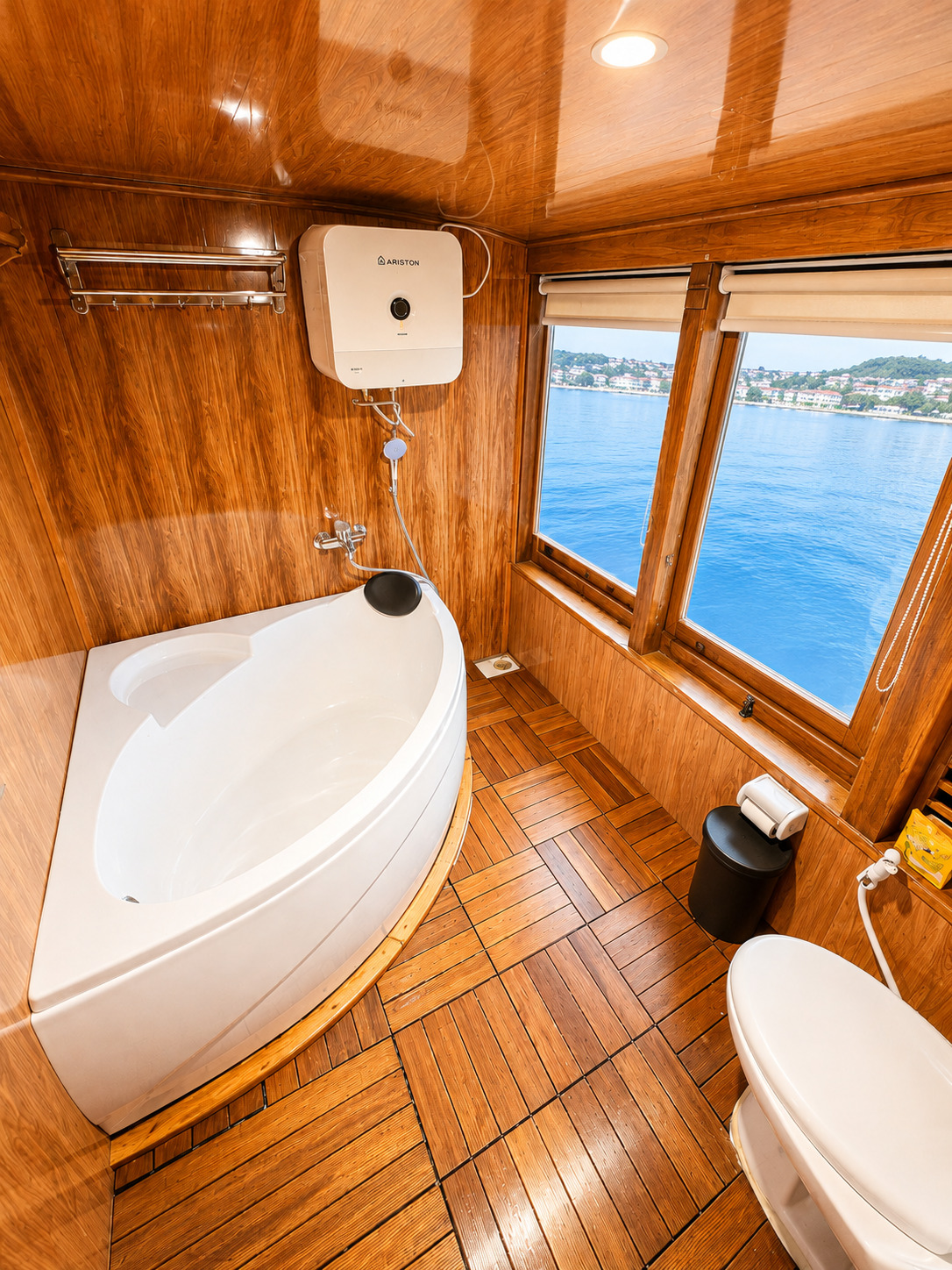 Blessing Liveaboard Master Cabin photo 3