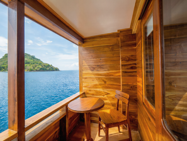 Naturalia Liveabaord, Naturalia, Naturalia Cruise, Naturalia Liveaboard Komodo, komodo boat tour