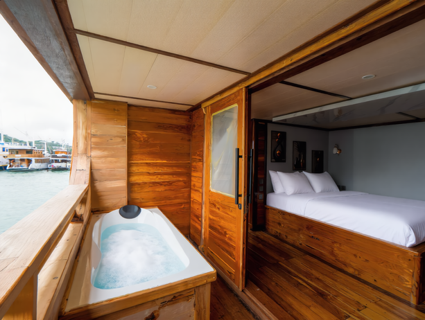 Naturalia Liveabaord, Naturalia, Naturalia Cruise, Naturalia Liveaboard Komodo