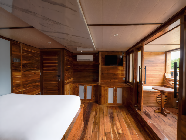 Naturalia Liveabaord, Naturalia, Naturalia Cruise, Naturalia Liveaboard Komodo
