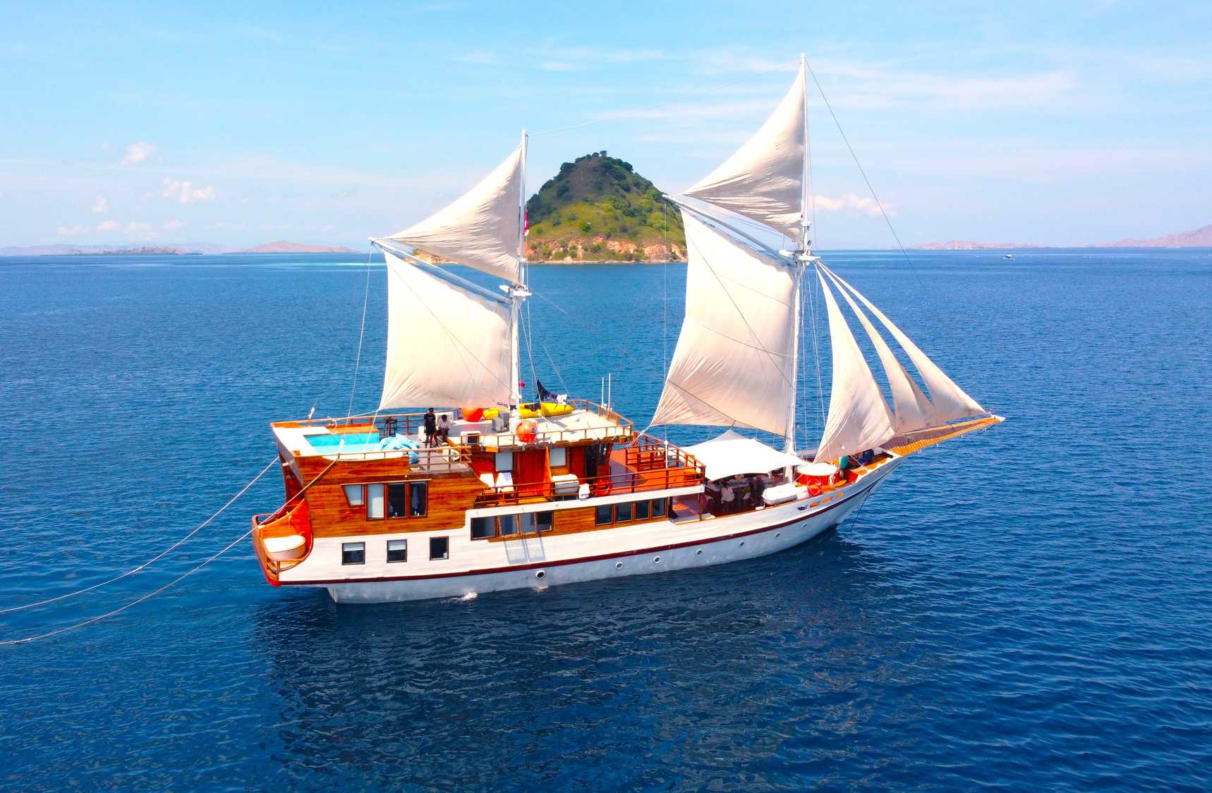 Lady Grace Lombok to Labuan Bajo liveaboard