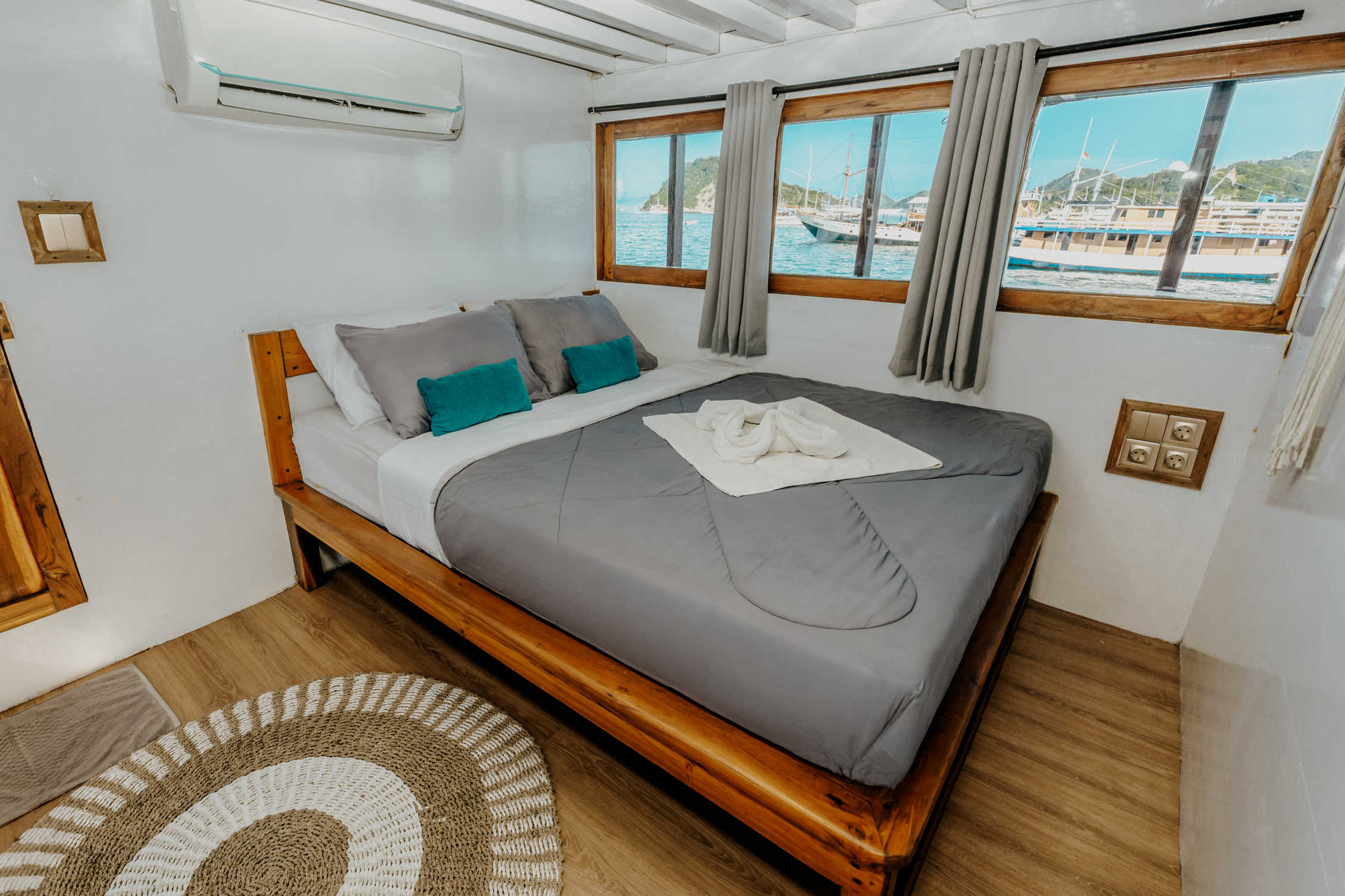 Amore Phinisi Master Cabin Upper Deck