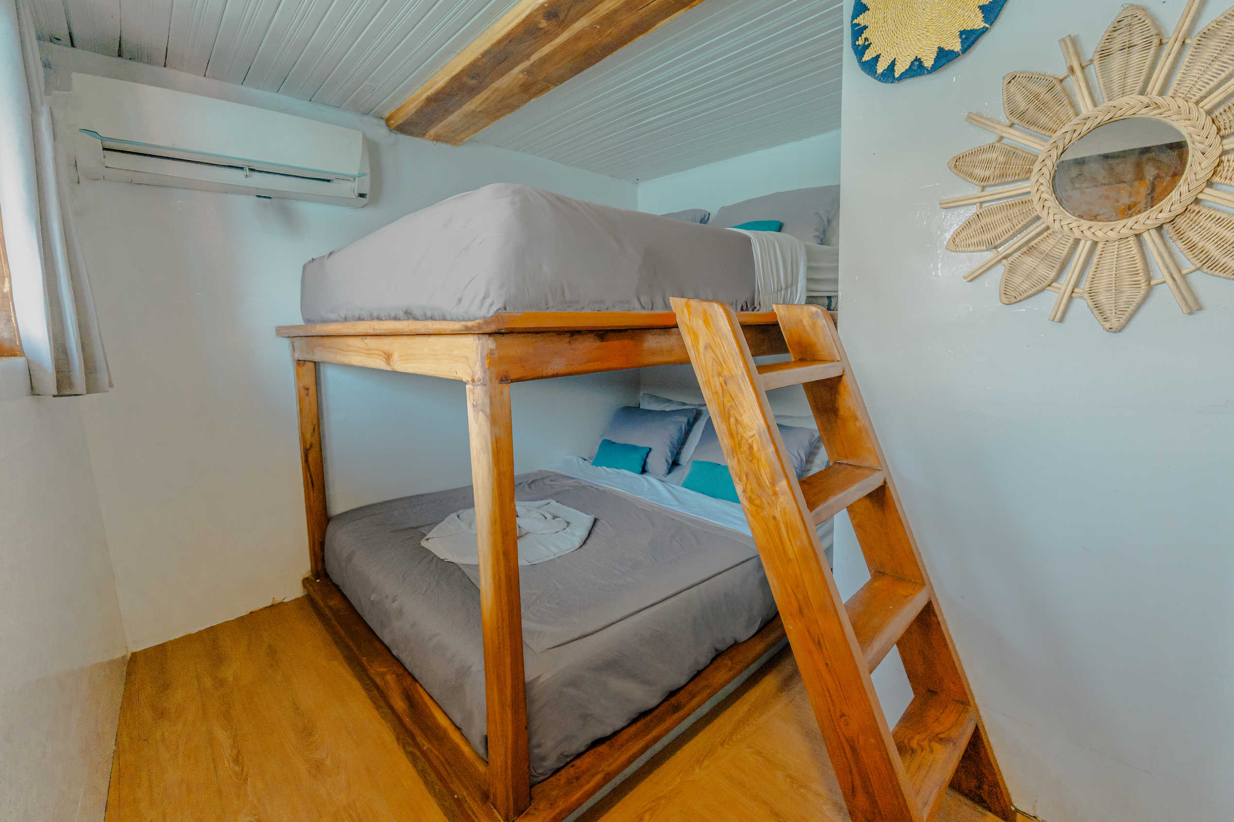 Amore Phinisi Sharing Cabin 4