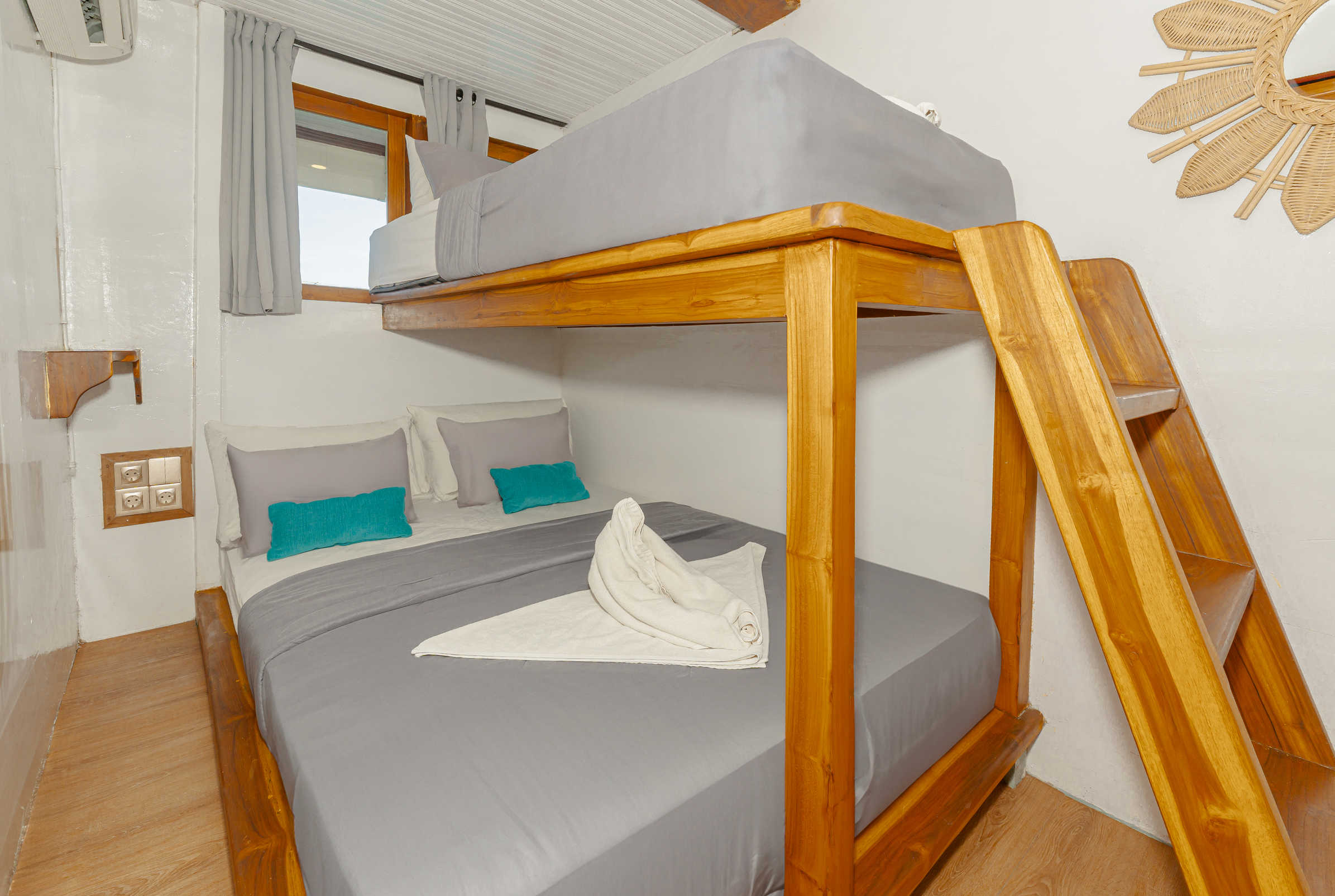 Amore Phinisi Sharing Cabin 3