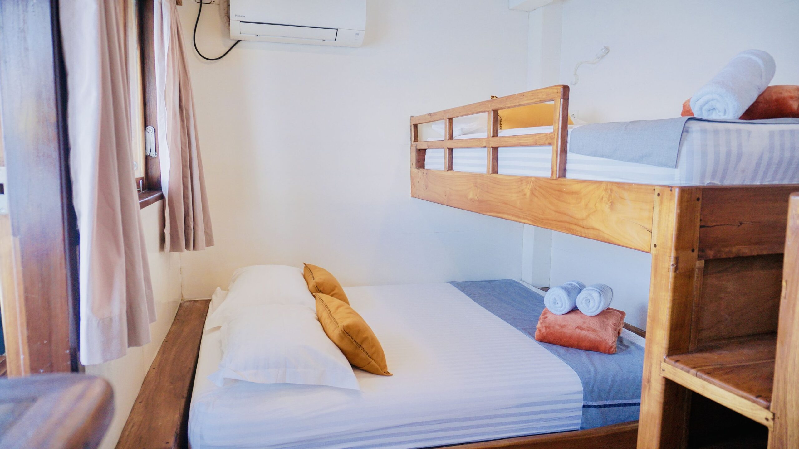 Sukha Sail Kanawa Cabin