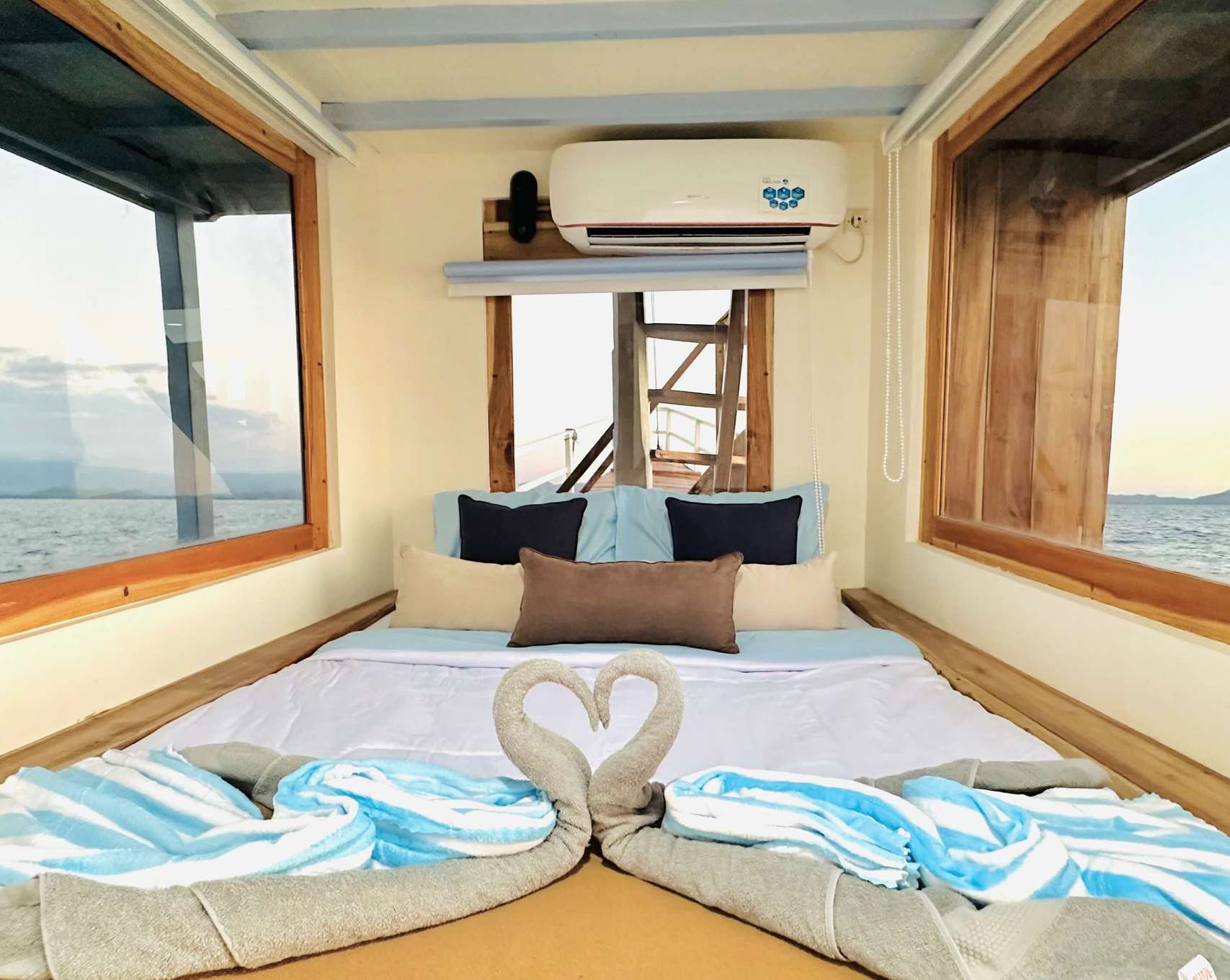 New Pandawa Suite Room on the main deck with a double bed and private bathroom