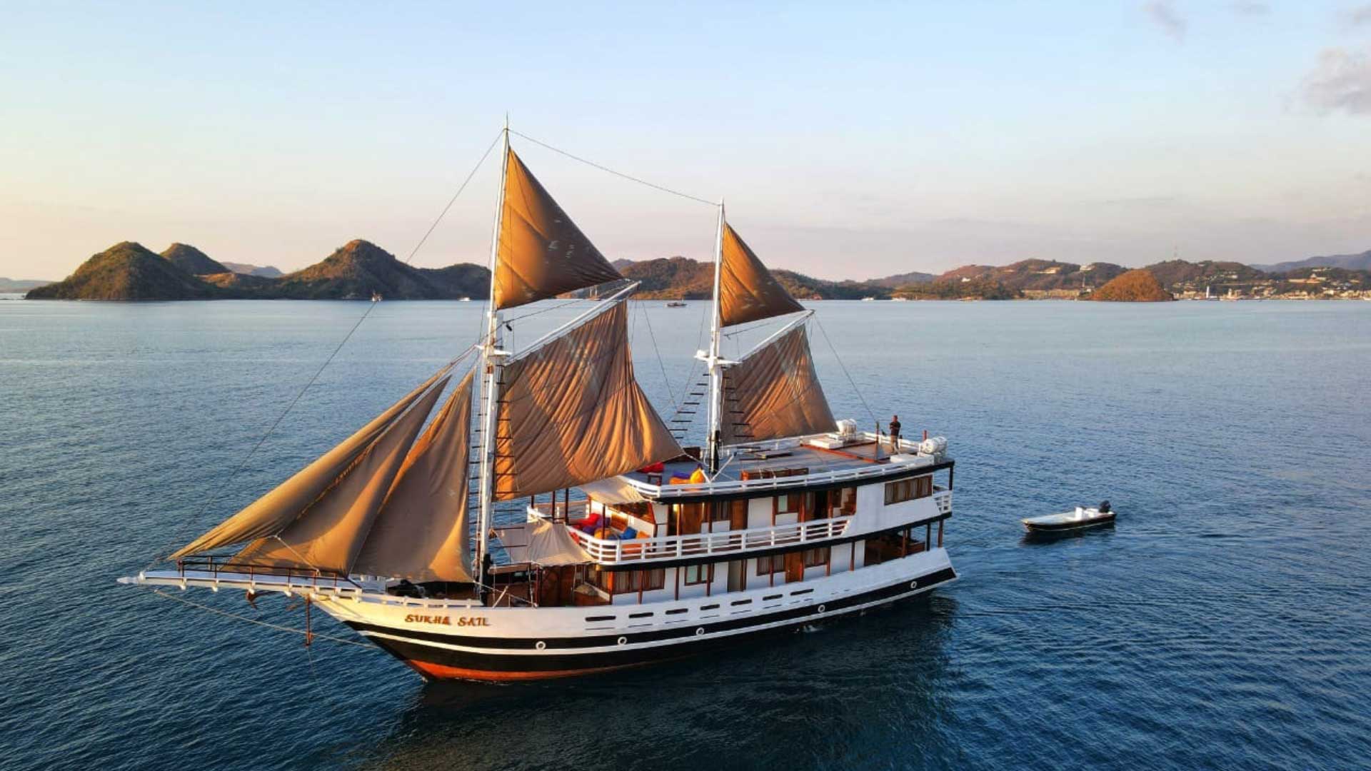 Sukha Sail Lombok to Labuan Bajo liveaboard