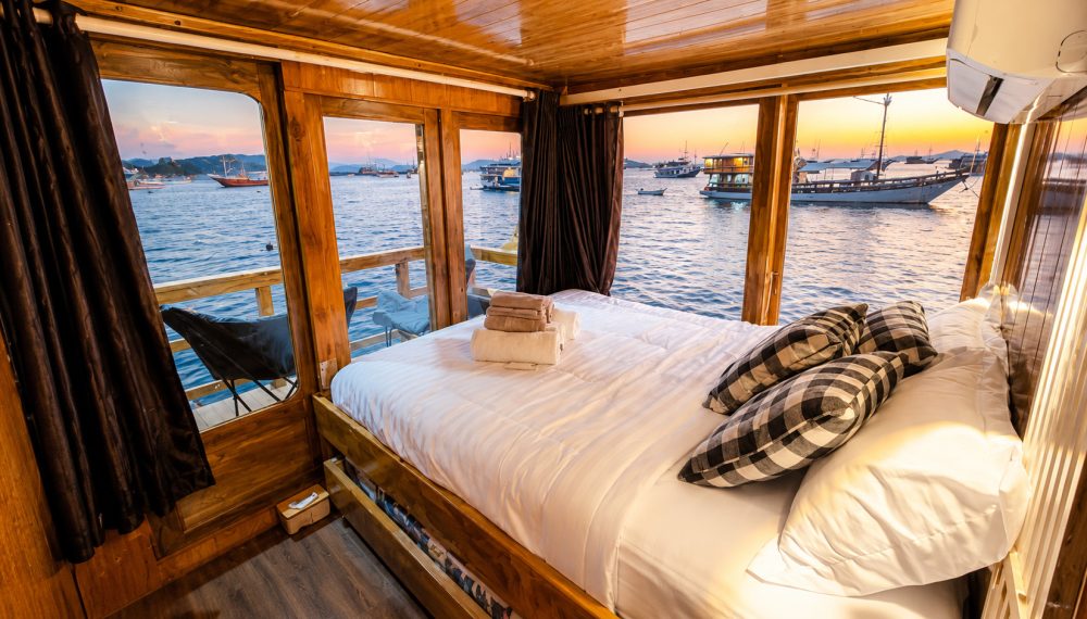 panoramic view, Blessing, Deluxe Cabin, Pink Beach, Padar Island, Liveaboard, blessing liveaboard, blessing, open trip on blessing, komodo boat tour