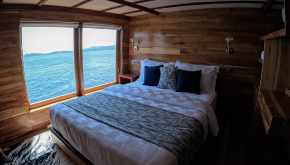 Raffles liveaboard; komodo boat tour; 3d2n open trip; luxury boat; borneo