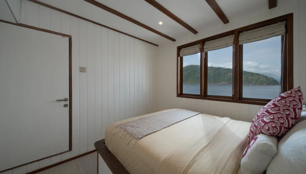 Le Costa Liveaboard, luxury yacht; le costa; open trip; komodo boat tour; ibiza; marbella