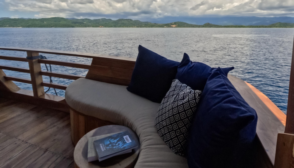 Raffles liveaboard; komodo boat tour; 3d2n open trip; luxury boat; Malaca I