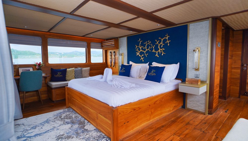 Paris Cabin, Master Room, Paris, L Main, La Main Voyages, Voyages, Komodo Boat Tour