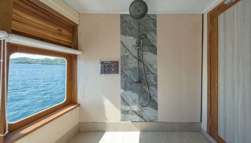 Master Cabin - Toilet (4)