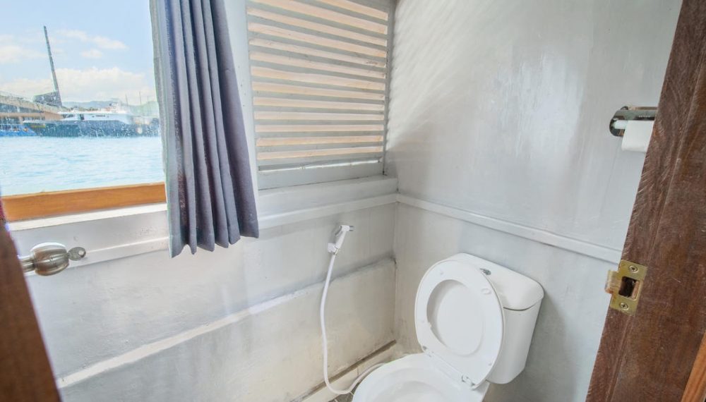 private cabin main deck bombana 1