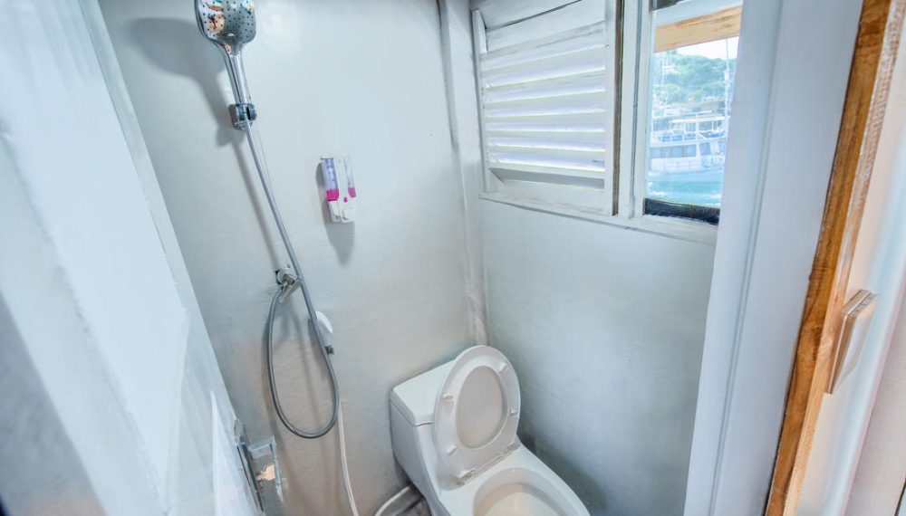 Private Cabin with Balcony (4)