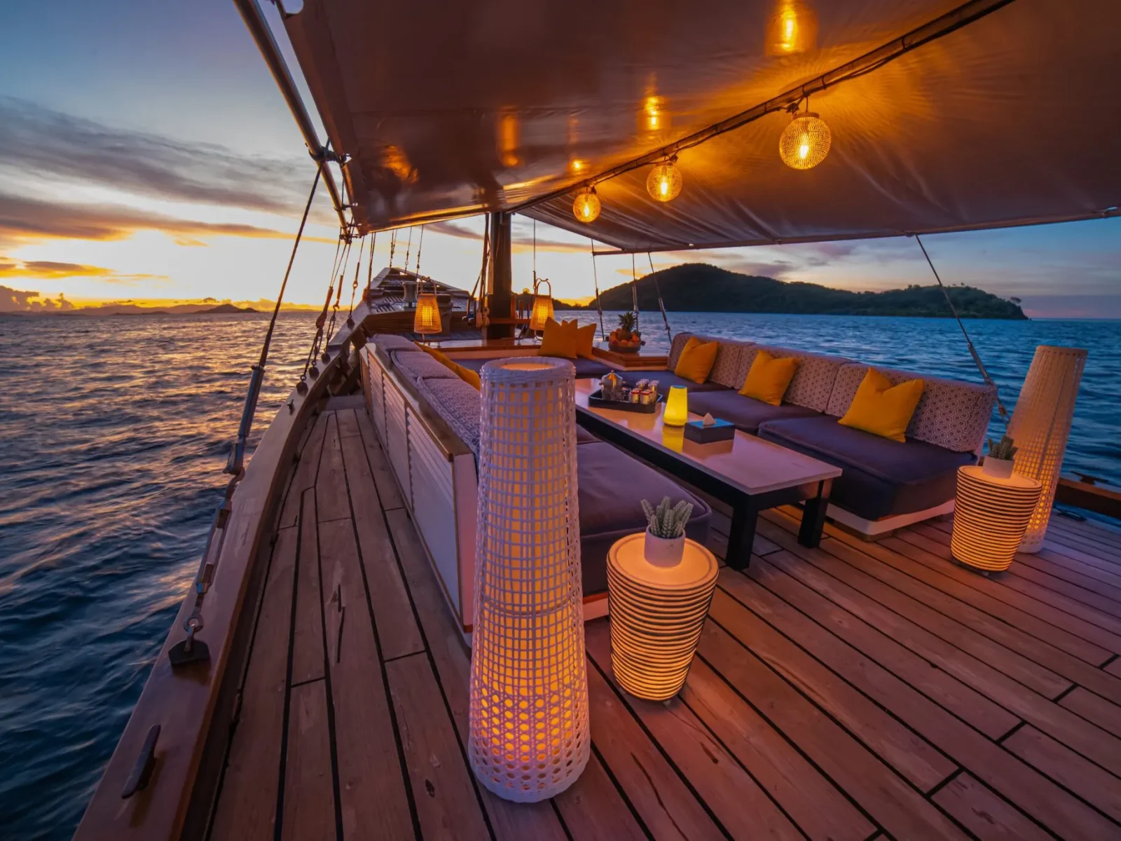 Komodo island liveaboard