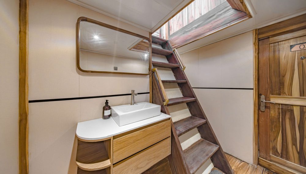 Sharing Cabin-06